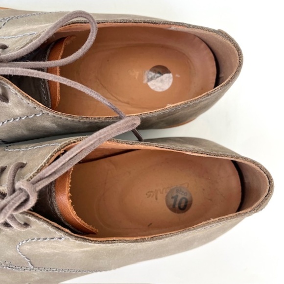 Clarks Atticus Lace 26141739 Mens Gray Nubuck Leather Plain Toe Oxfords Shoes - Picture 3 of 8